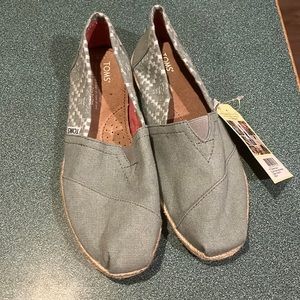 Toms